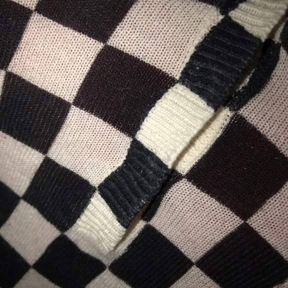 VOLCOM black and white check size small ladies knit top MOD - Picture 12 of 17